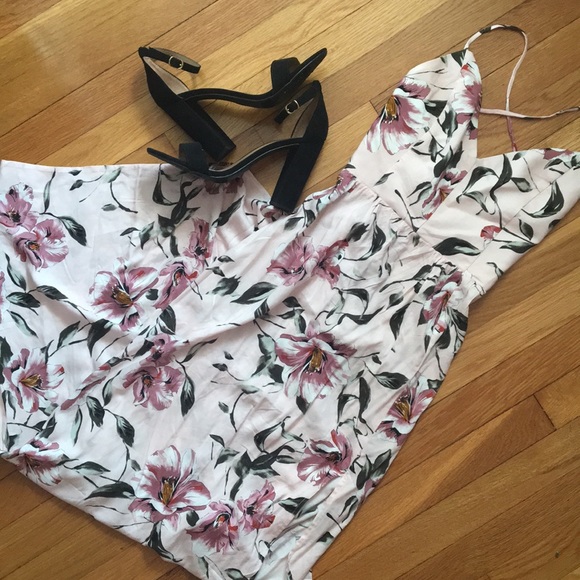 Forever 21 Dresses & Skirts - NWT 🌹 Forever XXI 🌹 Soft Pink Floral Maxi